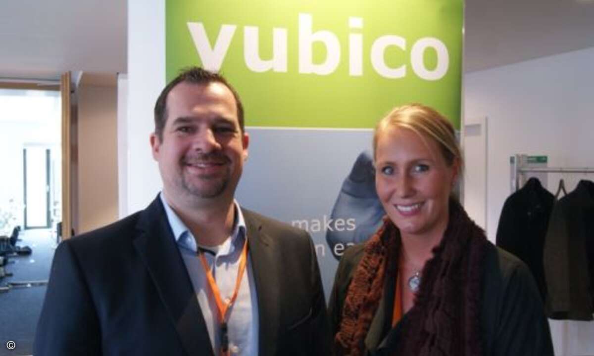 Jan Quack von Yubico mit Sara Neugebauer von CRN