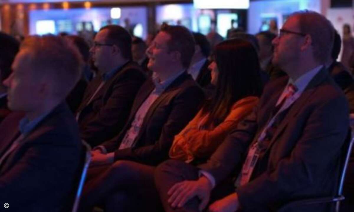 Amüsierte Gesichter während der Präsentationen, Foto: Huawei