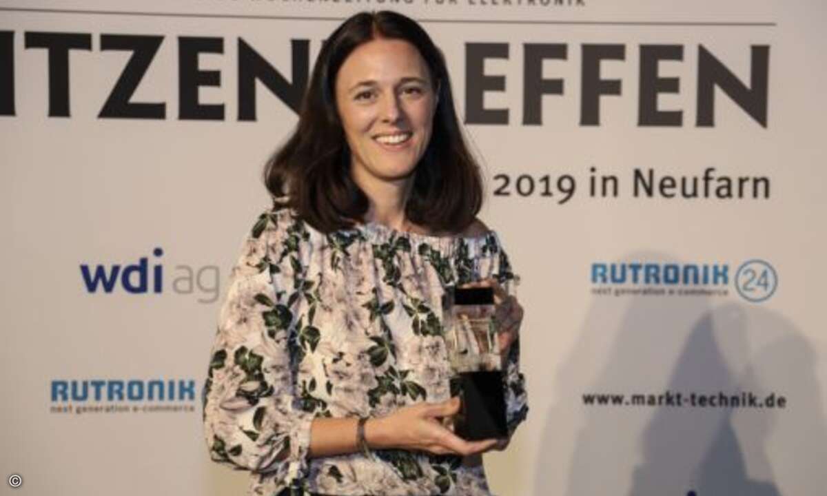 Kategorie Stromversorgungen:
Andreas Hanausek, Product Manager/FAE Power Conversion Products, Codico, wurde von Birgit Punzet (im Bild) vertreten.