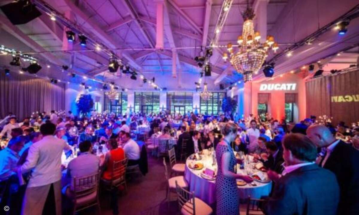 Das Gala-Dinner beginnt (Foto: Graham Lee Photography / NetApp)