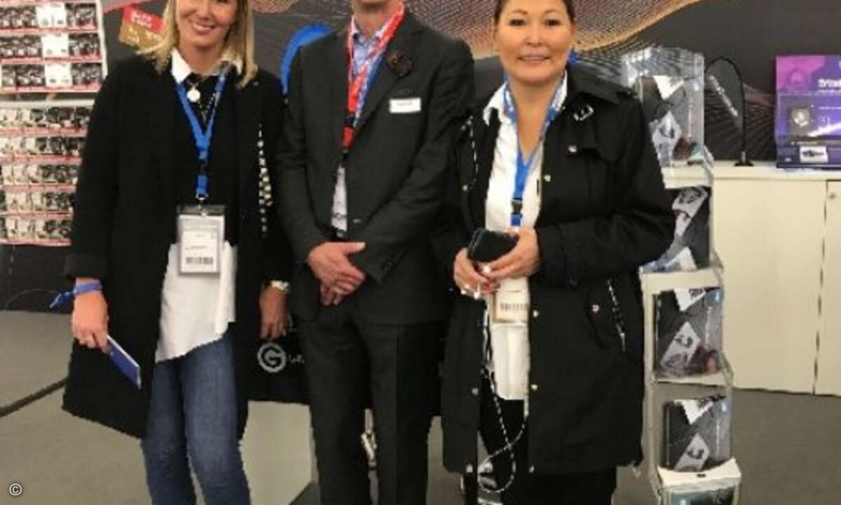 Keine TOP ohne Miriam Franke (re.) und Christian Velroyen (Western Digital/Sandisk). Für Sara Neugebauer (CRN, li.) war es dagegen die erste ITK-Messe von Ingram Micro