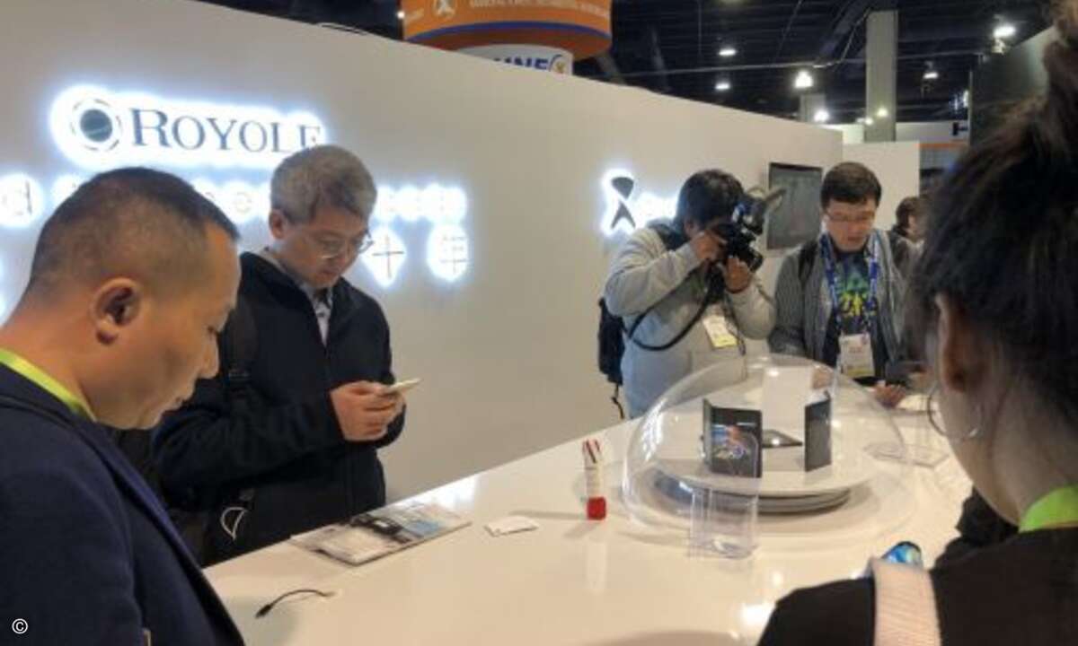 Der Royole-Stand auf der CES im Januar 2019 war heiß umlagert. Vor allem das Falt-Smartphone zog die Besucher an (Bild: CRN)
