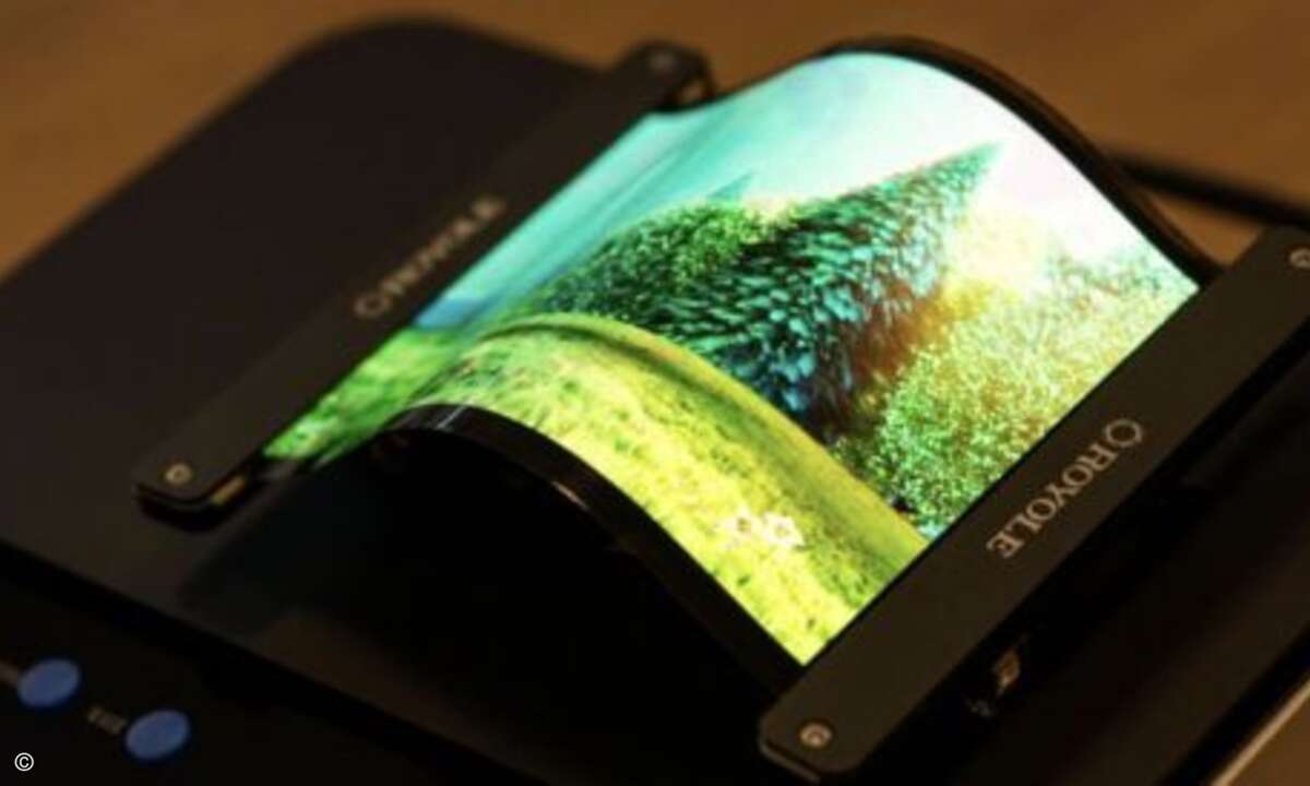 Der Hersteller demonstrierte in Las Vegas die Vielzahl von Einsatzmöglichkeiten für die von ihm entwickelten ultradünnen und flexiblen Displays (Bild: Royole)