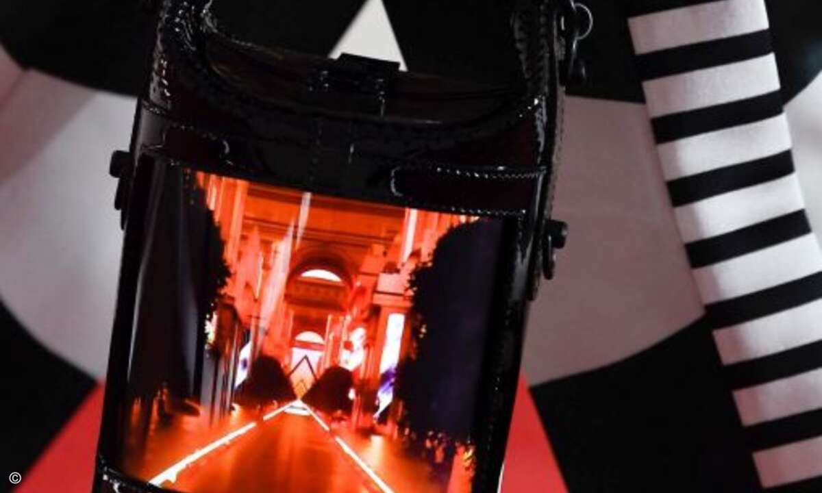 Möglich machen das die von Royole entwickelten flexiblen Displays, mit denen der Hersteller schon zu Jahresbeginn auf der CES in Las Vegas für Furore sorgte (Bild: Royole)