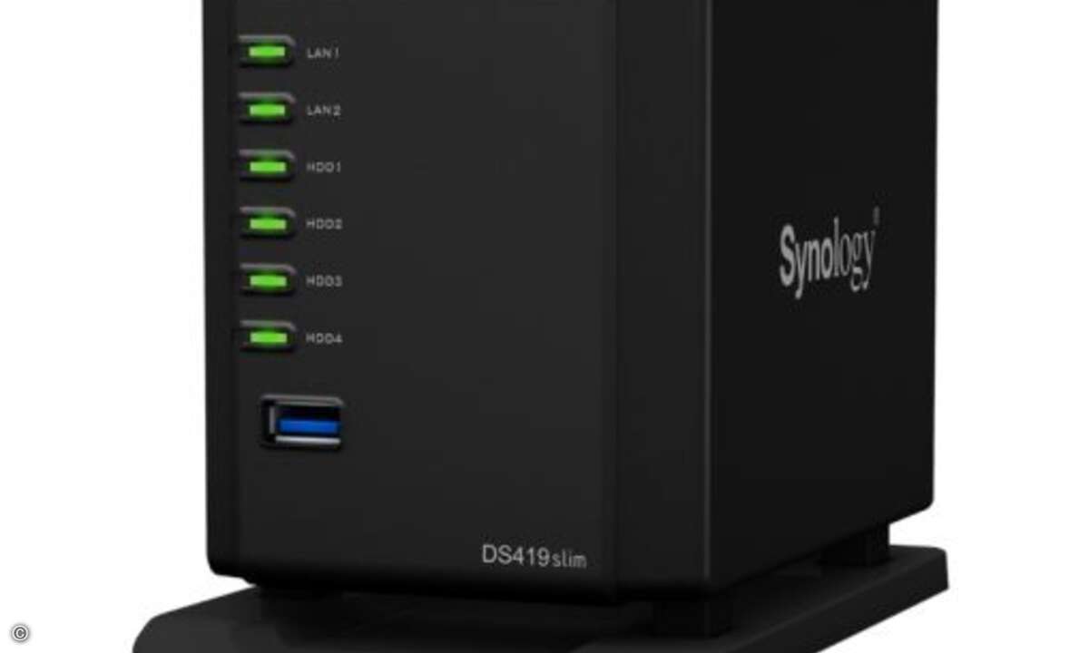 Das Gerät lässt sich sowohl mit und ohne Standfuß aufbauen ...(Foto: Synology)