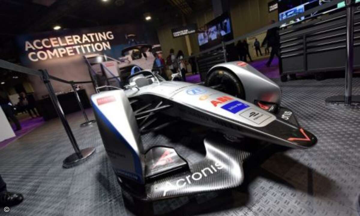 ... und ein schnelles Auto darf meistens auch nicht fehlen (Foto: HPE)