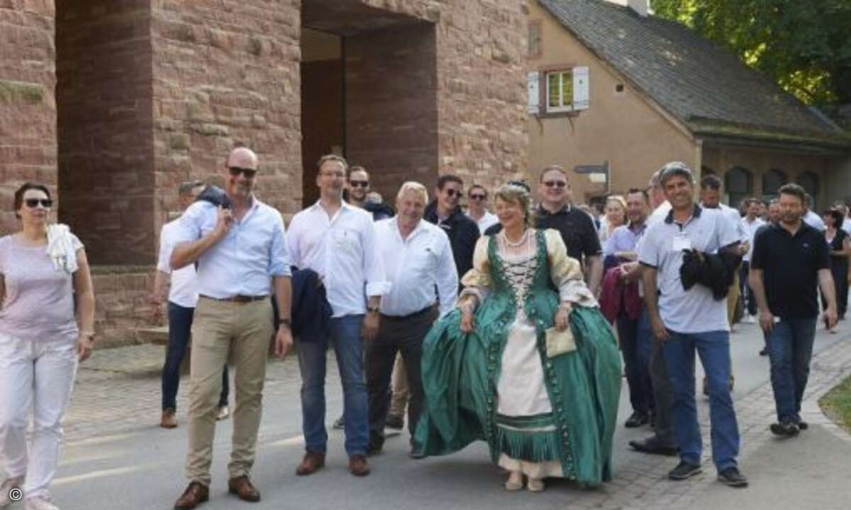 ... und bringen ihnen »ihre Epoche« näher (Foto: Trend Micro)