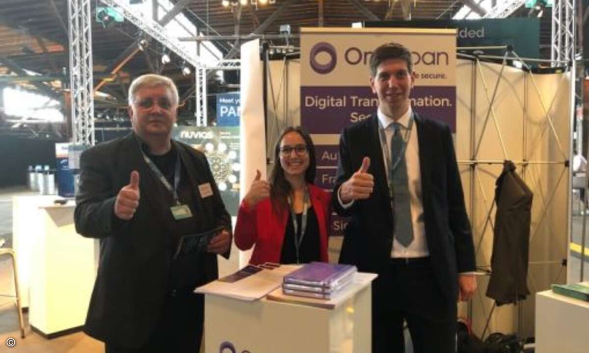 Jürgen Moors, Daniela Zeller und Florian Fabbro von OneSpan finden die Veranstaltung spitze (Foto: CRN)