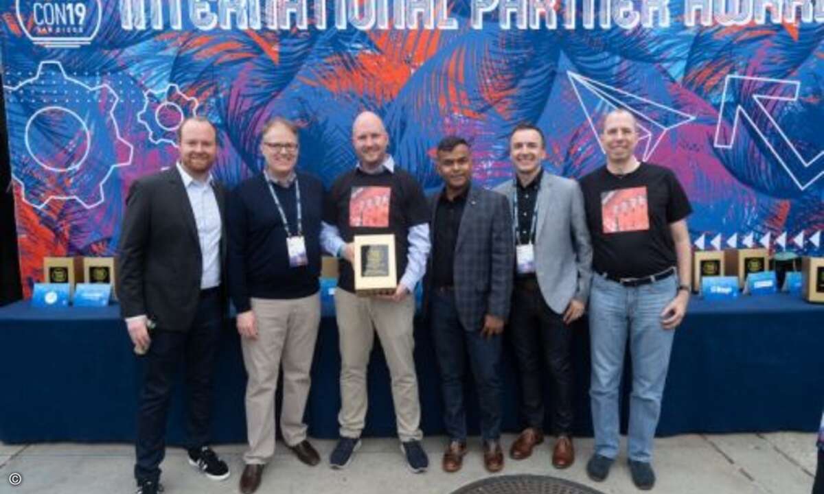 ... darunter Björn Friedrich von Fachin & Friedrich, das mit dem »EMEA Community Partner of the Year«-Award geehrt wurde