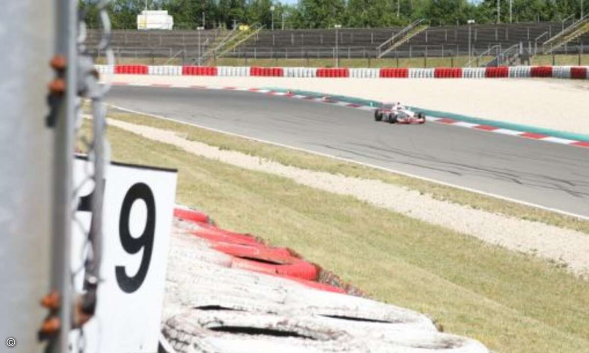Die Formelboliden beschleunigen von 0 auf 100 km/h in weniger als vier Sekunden (Foto: Ebertlang)