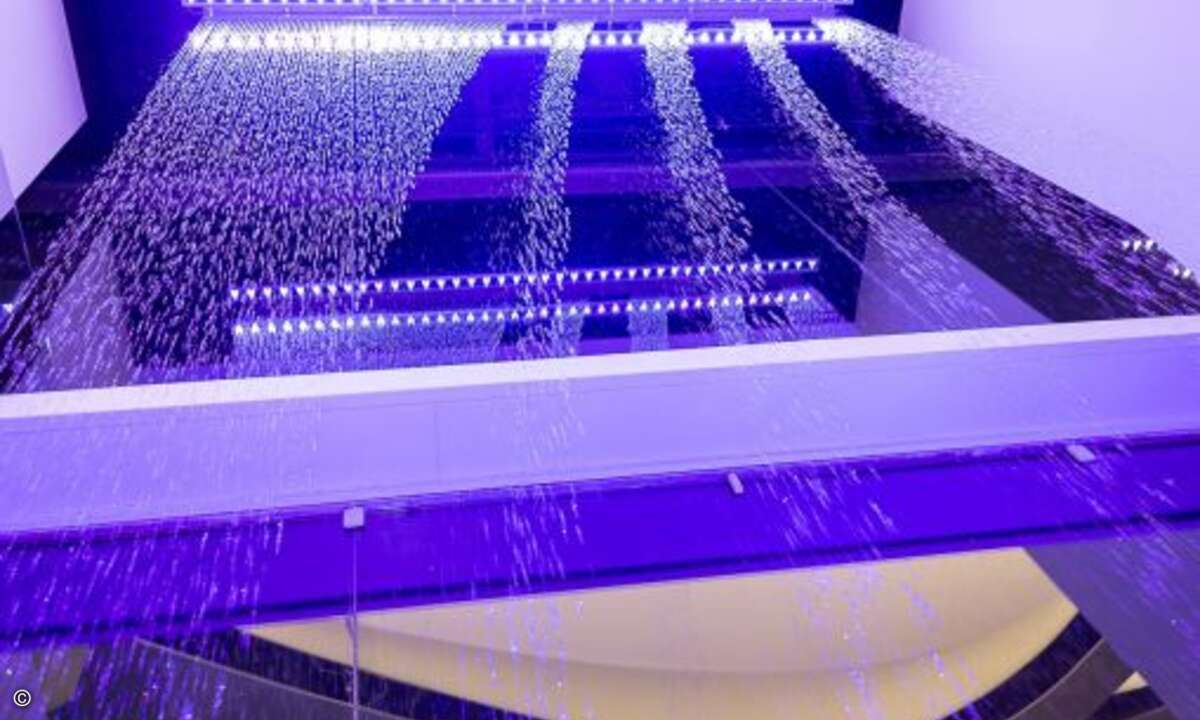 In futuristischem Ambiente zeigt Huawei sein gesamtes Produkt-Ökosystem (Bild: Huawei)