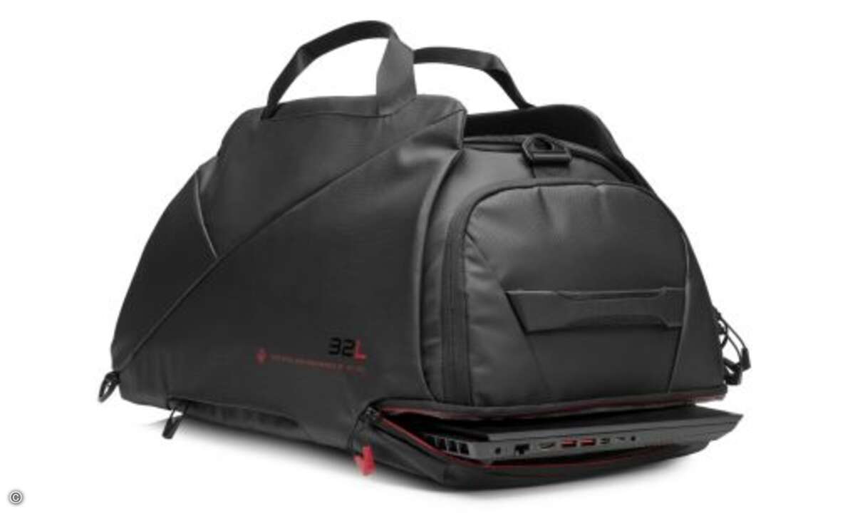 Und weil Gamer immer älter werden, ist neben den Backpacks mit der »Omen Transceptor 17,3 Zoll Duffel Bag« auch eine gediegenere Transporttasche im Angebot (Bild: HP)
