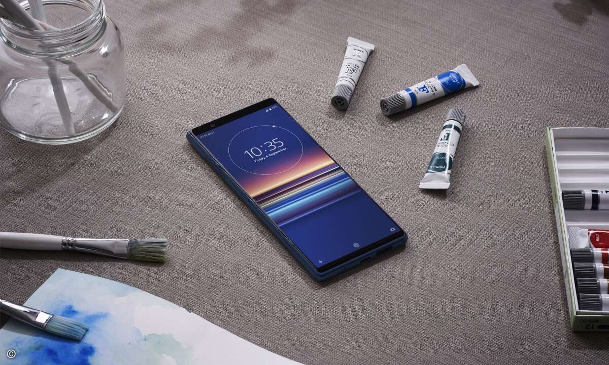 Sony brachte zur IFA das neueste Mitglied seiner »Xperia«-Serie mit: Das »Xperia 5«, eine schlankere Variante des »Xperia 1«, verfügt über ein 6,1 Zoll großes FHD+-HDR-OLED-Display im 21:9-CinemaWide-Kinoformat. (Bild: Sony)