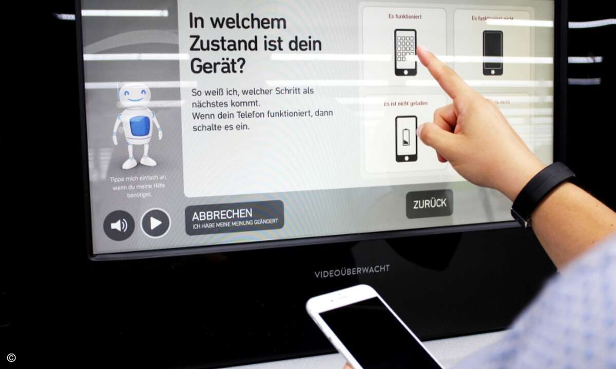 Zunächst muss der Nutzer einige Fragen zu seinem alten Smartphone beantworten, ... (Foto: Media Markt)
