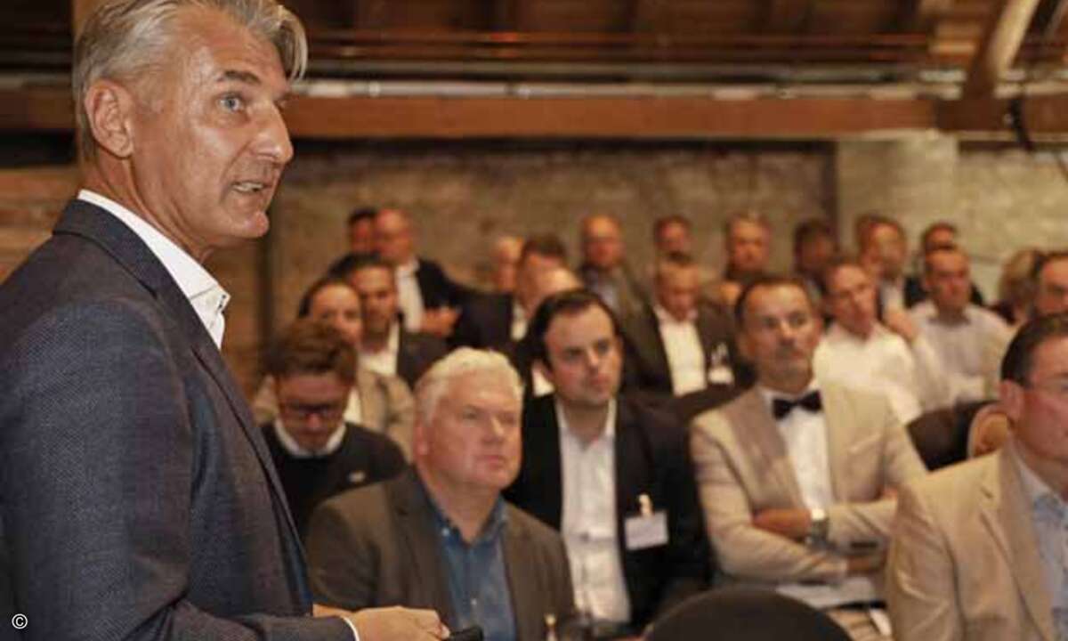 Christian Schneider, Geschäftsführer bei Schneider & Wulf EDV-Beratung, rückte in der Tenne des Veranstaltungsforums das Thema Sicherheit für Systemhäuser und ihre Kunden in den Fokus.