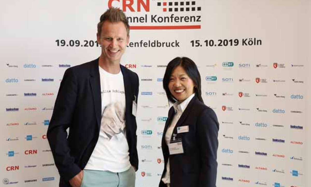 Profis vor der Kamera: Sun Spornraft von Insys gemeinsam mit Eric Weis (WEKA FACHMEDIEN)