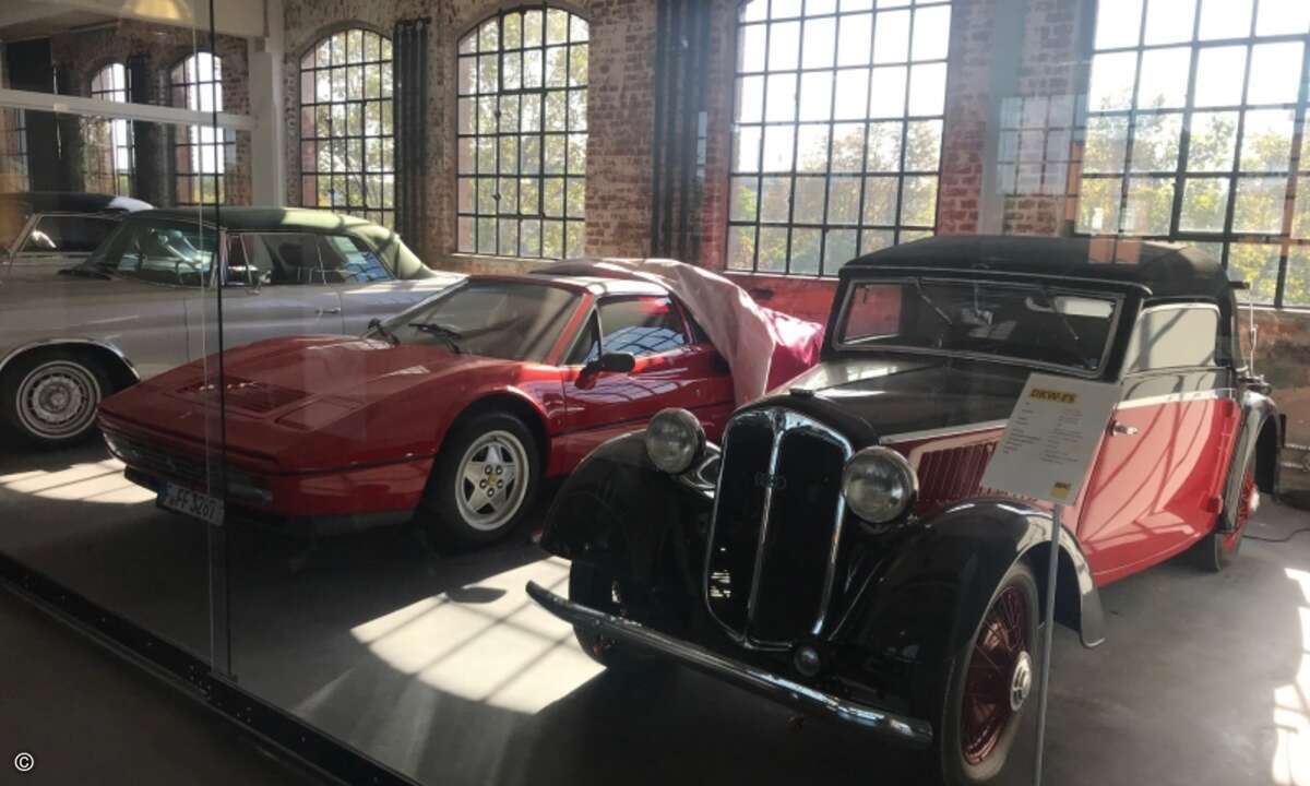 ... und das vor der schicken Kulisse alter Automobile in der Frankfurter Klassikstadt (Foto: Trend Micro)