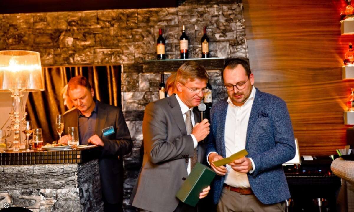 Der Höhepunkt des Abends nähert sich: Die Verleihung der Partner-Awards (Foto: Eset)