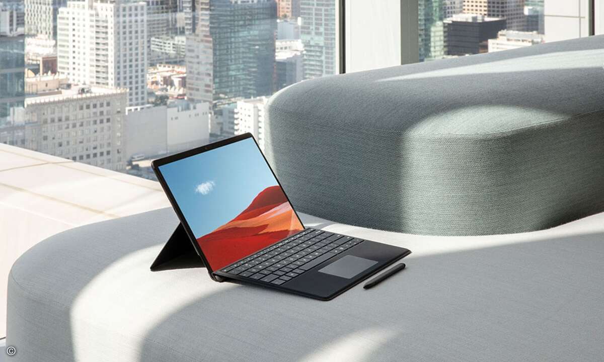 In dem ultraschlanken Gehäuse sitzt ein 13-Zoll-PixelSense-Display. (Bild: Microsoft)