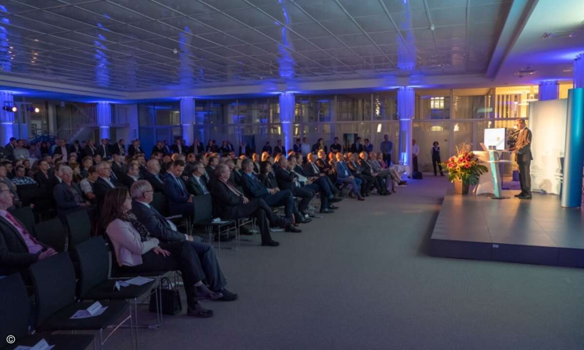 Bereits am Vorabend wurde die Messe mit dem Empfang der Bayerischen Staatsregierung und vielen hochrangigen Gästen aus Politik und Wirtschaft eingeläutet (Foto: NürnbergMesse - Thomas Geiger)