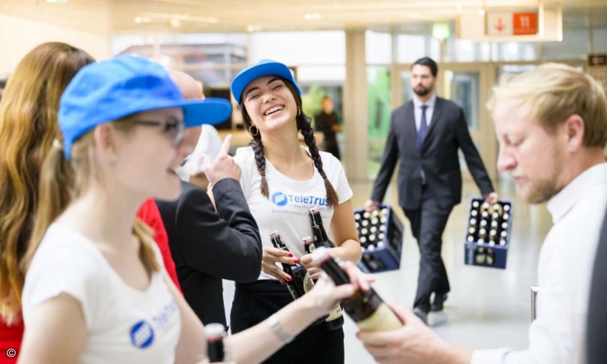 Willkommensbier für die Party-Gäste (Foto: NürnbergMesse - Uwe Niklas)