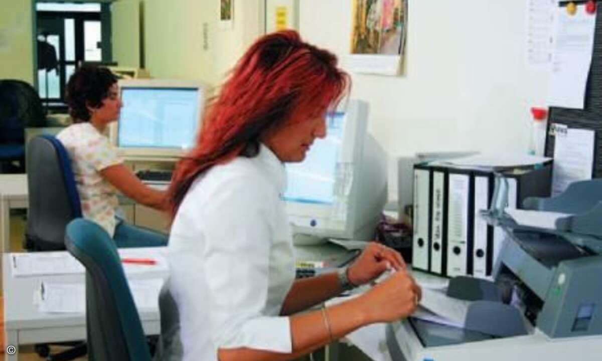 Digitalisierung der Altakten mit mehreren Millionen Blatt Papier. Foto: Scanpoint Europe
