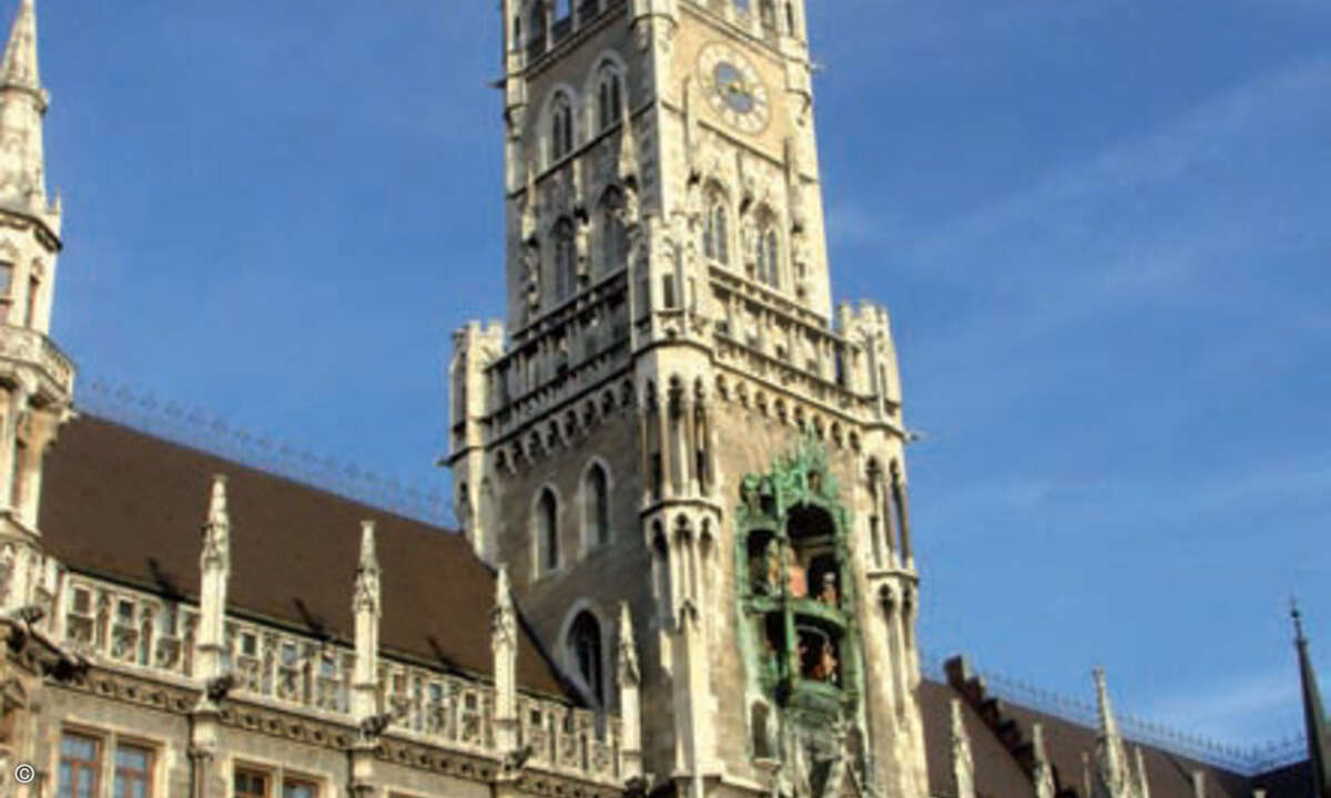 Die Stadt München (im Bild: das Rathaus) kommt mit ihrem Migrationsprojekt voran. Bis auf weiteres werden Windows und Linux parallel eingesetzt.