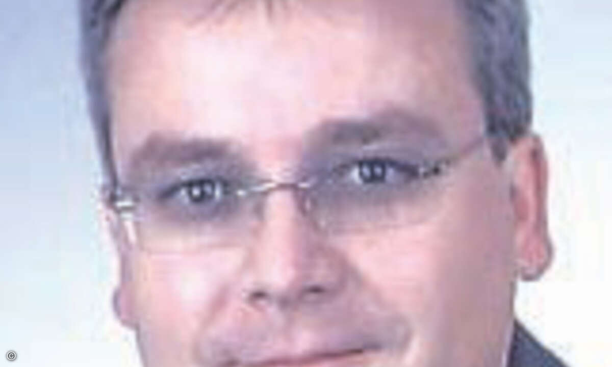 »Wenn ein unkontrollierter Wildwuchs auf den Arbeitsplatzrechnern entsteht, sind unnötig hohe Lizenzgebühren und Serviceaufwände sowie eine ungenügende Ausschöpfung der Hardwareressourcen die Folge«. Andreas Vogl, Manager bei Siemens IT Solutions