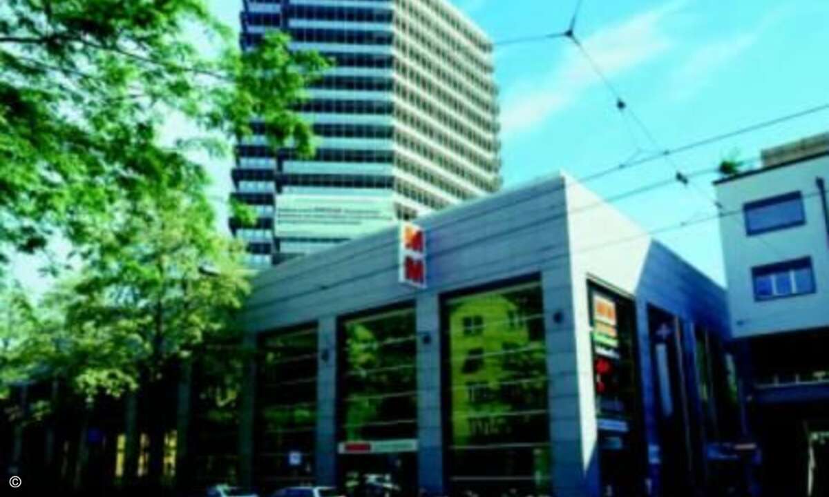 Das Gebäude des Migros Genossenschaftsbund in Zürich.
