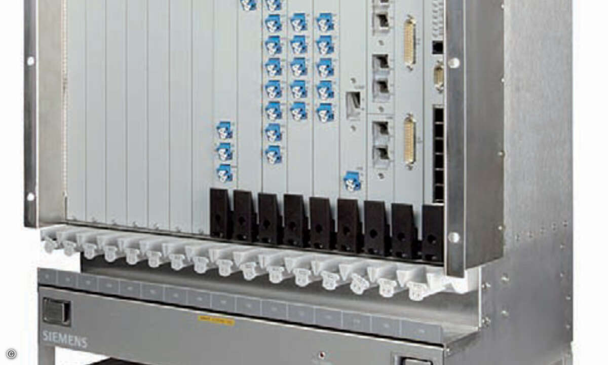 Mit Surpass Hit 7300 lassen sich vermaschte optische Netzstrukturen aufbauen.