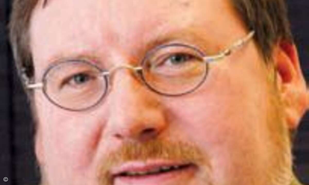 »Wir müssen künftig 25 bis 30 Prozent weniger IT-Kapazität vorhalten.« Ulrich Klenke, Bereichsleiter Rechenzentrumsdienste bei rku.it Foto: rku.it