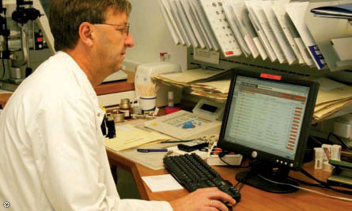 »Wir benötigten eine Software, die es uns ermöglicht, uns auf unsere eigentliche Arbeit zu konzentrieren – die Diagnose und Behandlung von Patienten.« Professor Rolf Effert, Augenklinik Kassel