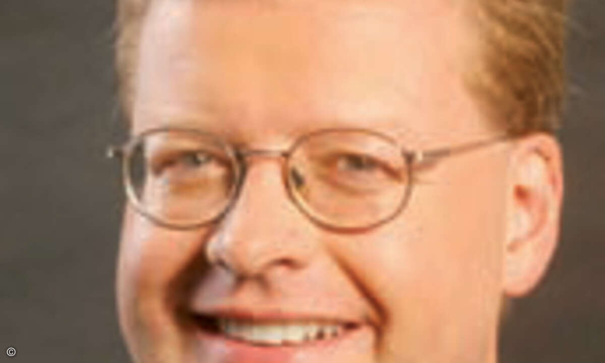 »Der Trend geht von eher sternförmigen Topologien, wie sie für die Konstellation Automobilzulieferer/Hersteller typisch sind, zu Ablaufketten, über die eine Gesamtwertschöpfung verteilt ist.« Dr. Hannes Lubich, CA-Berater