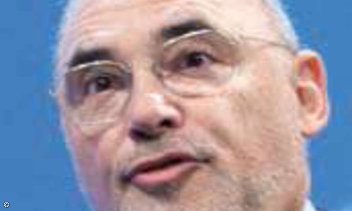 Co-CEO Léo Apotheker erläutert lukrative Vertragsabschlüsse.