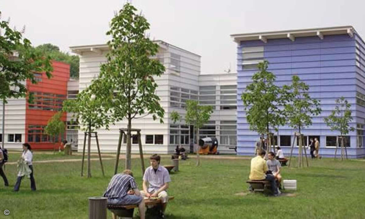 Hightech-Campusleben: Wer das Gelände der TFH Wildau betritt, braucht nur seinen digitalen Studentenausweis, um alle Dienste der Hochschule nutzen zu können.