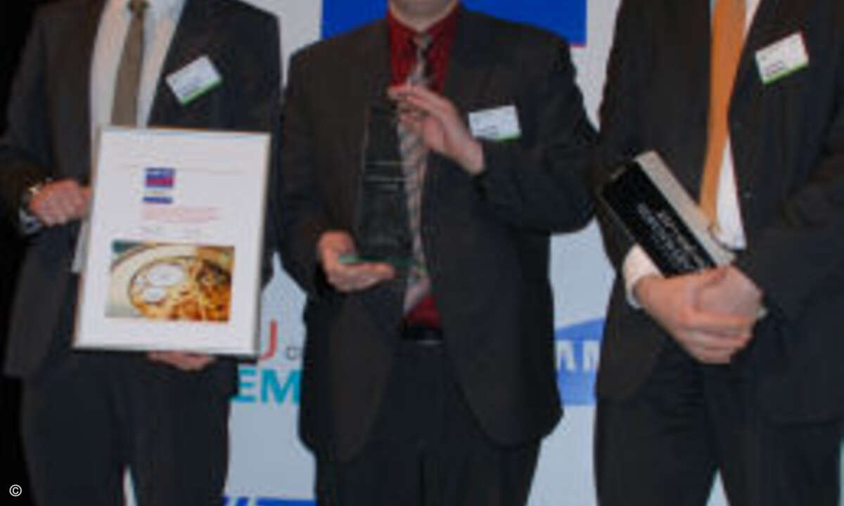 Connect2Mobile nimmt den CRN Solution Award Mobility entgegen.