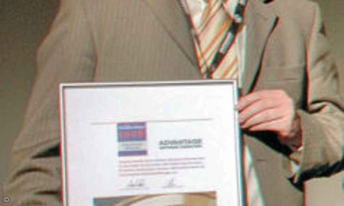 Uwe Günter Kus nimmt für Advantage Software Consulting den CRN Solution Awards 2008 entgegen