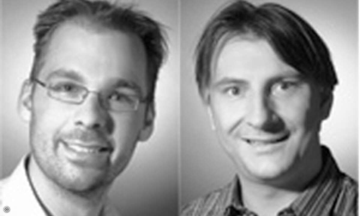Klaas Kersting und Alexander Rösner von Gameforge freuen sich über die Ehrung als Start-Up