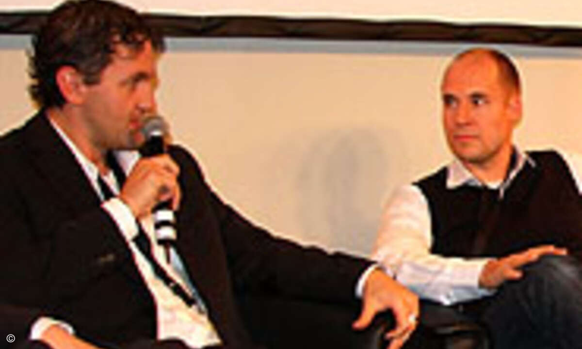Etailer im Gespräch: Martin Wild (HOH) und Arnd von Wedemeyer (Notebooksbilliger.de) beim Etail Summit 2008