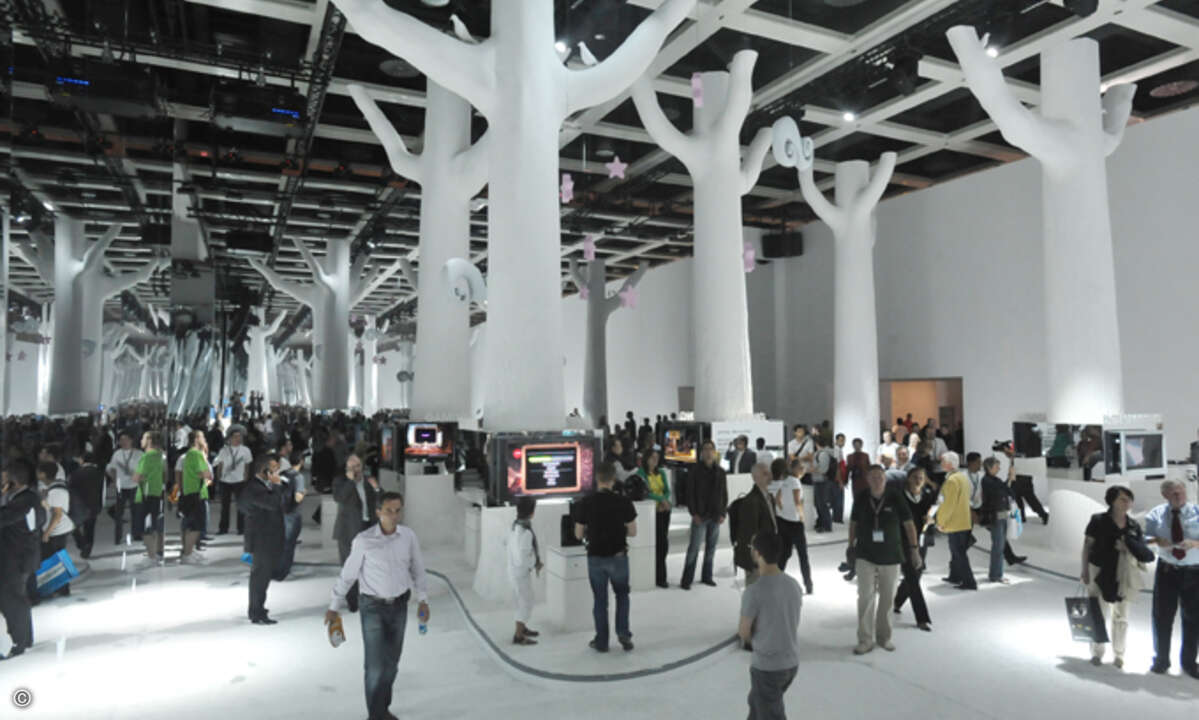 Der Stand von Sony Europe in Halle 4.2 wird ebenfalls von Flat-TVs dominiert