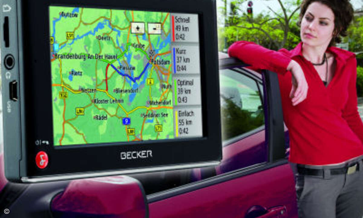 Beckers neue Navi-Generation arbeitet mit dem Handy zusammen