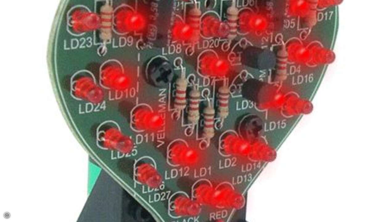 Das Herzchen für Elektronikbastler: Vor dem Leuchten kommt das Zusammenbauen.