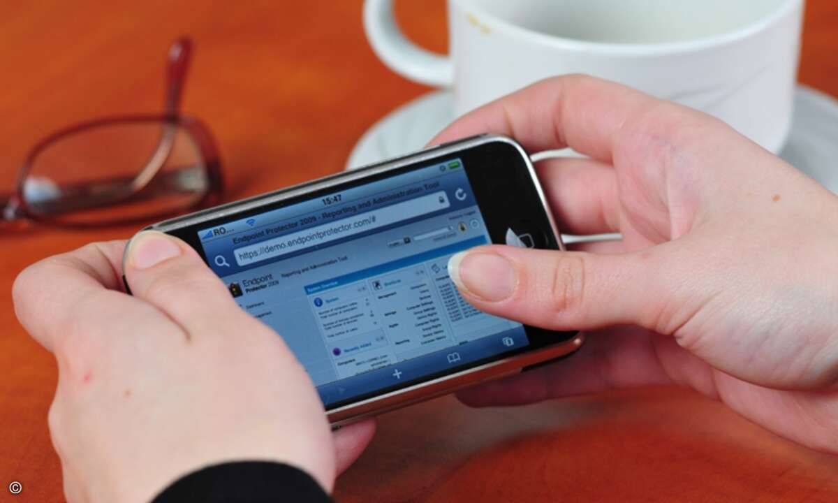 Der IT-Manager kann die Security-Lösung auch von mobilen Geräten aus steuern, etwa einem iPhone.