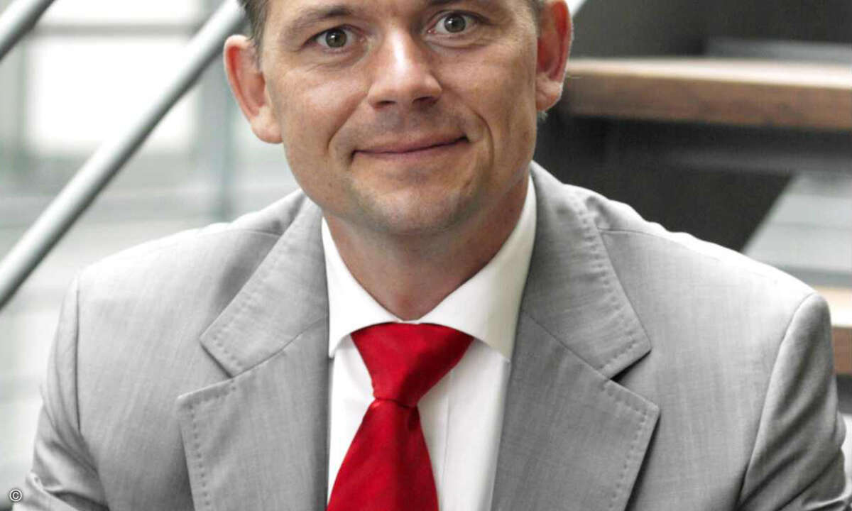 Ralf Heislmeier war in den letzten 15 Jahren sowohl für renommierte Telekommunikations- und IT-Unternehmen, als auch für StartUps tätig und kennt sowohl die strategische, als auch die operative Seite des Vertriebs.