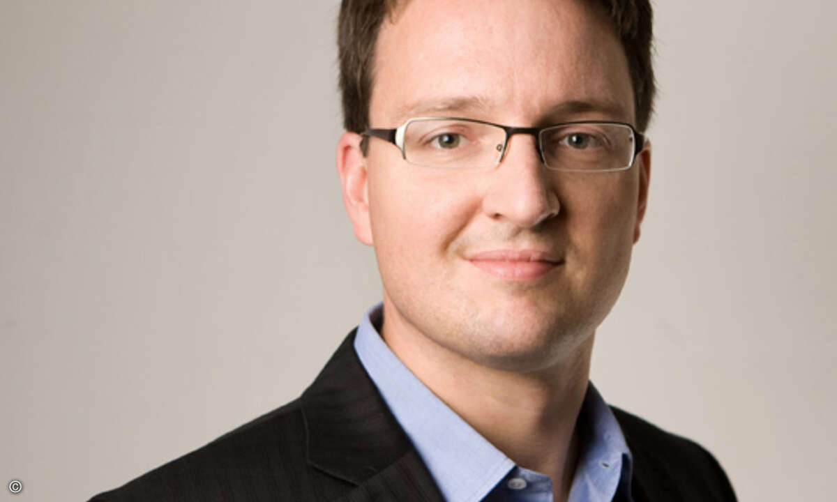 Axel Schmiegelow vom BVDW empfiehlt Eltern unbedingt eigene Erfahrung im Umgang mit Social Networks zu sammeln.