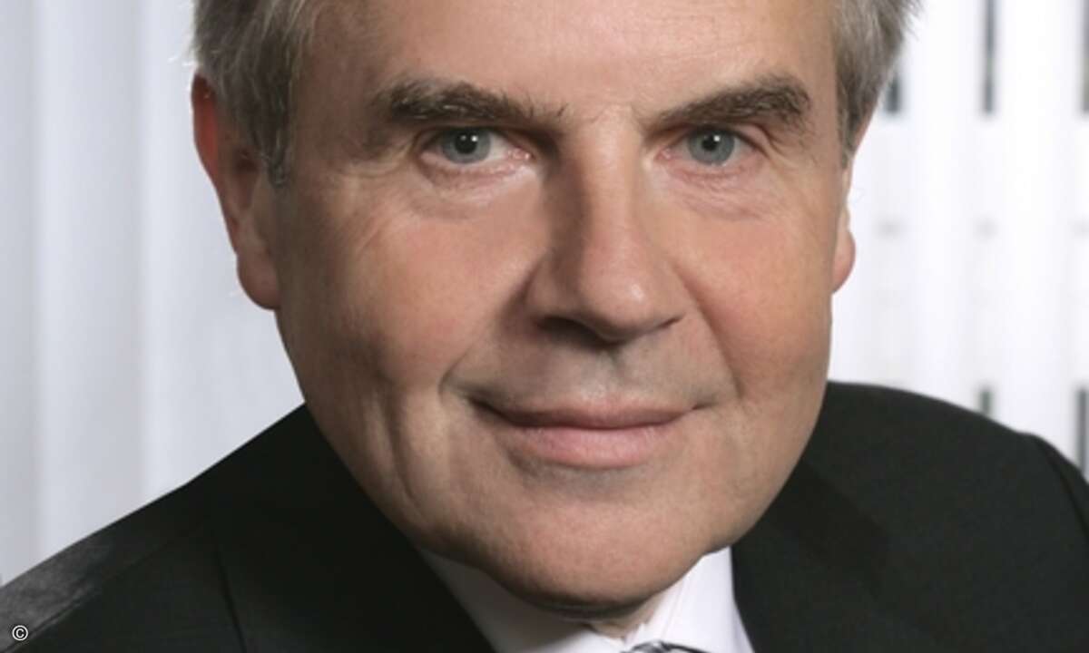 Dr. Rainer Hecker, Aufsichtsratsvorsitzender der gfu: »Fußball-WM wieder für spürbare Impulse gesorgt.«