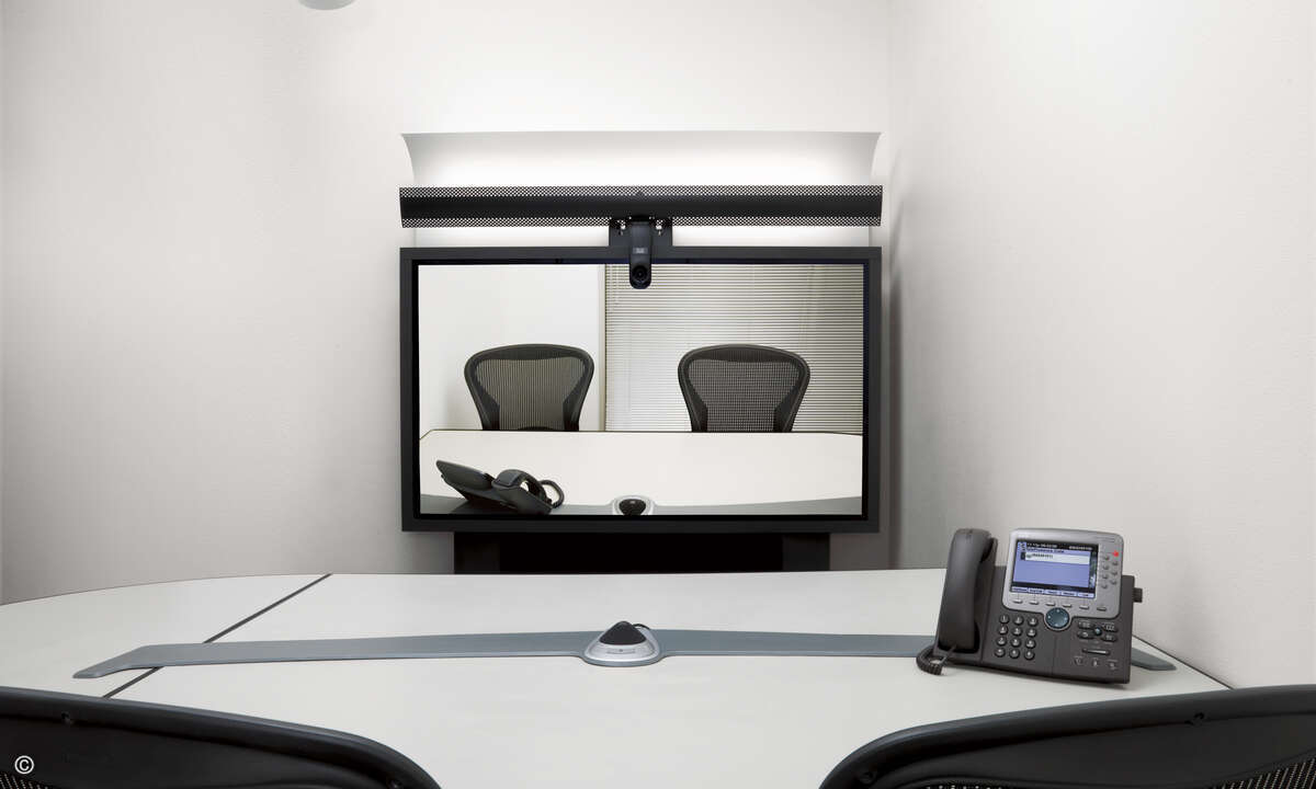 Es stehen Plätze für zwei bis drei Benutzer zur Verfügung.