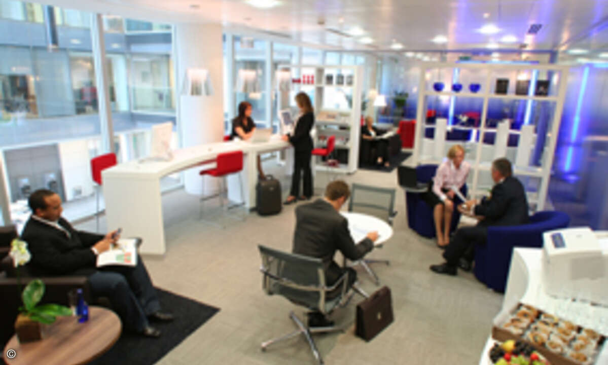 Büroarbeitsplatz: Viele Unternehmen wollen ihre Betriebskosten senken (Foto: Regus)