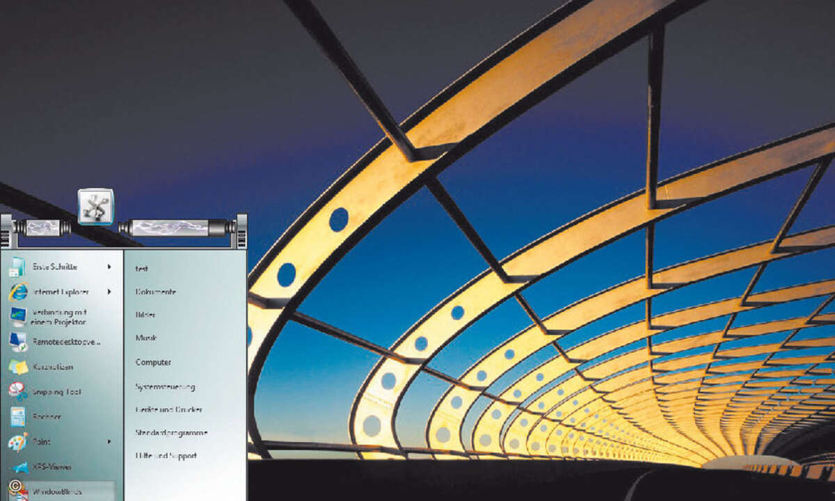 Mit WindowBlinds bekommen unter anderem die Taskleiste und das Startmenü ein neues Aussehen. Die elektrischen Entladungen auf dem Start-Menü sind animiert.