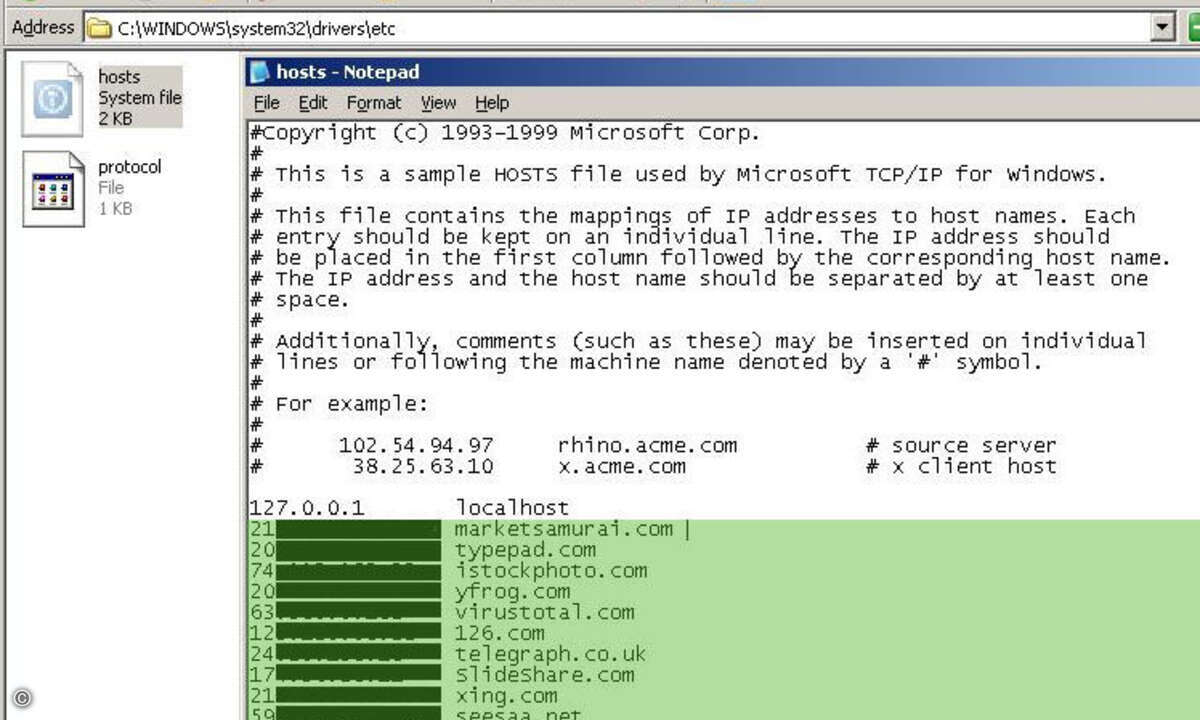 Screenshot eines durch die Malware Trojan.Hosts.4297 manipulierten Hosts Files mitsamt gefälschter Einträge (grün) sowie dem versteckten "QVC"- Eintrag (Dr Web)
